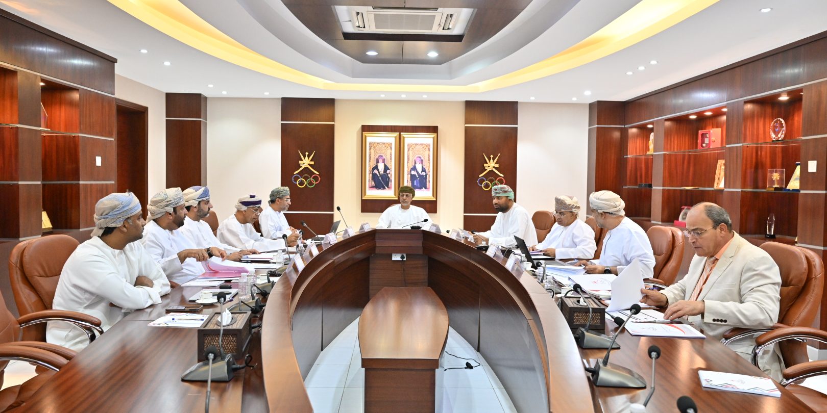 صورة أرشيفية من الاجتماع الأول للمجلس