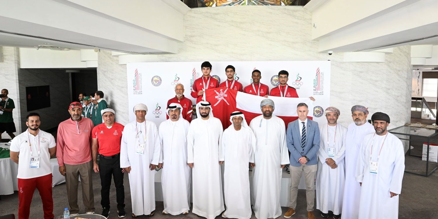 البعثة تحتفل بفضية الجولف