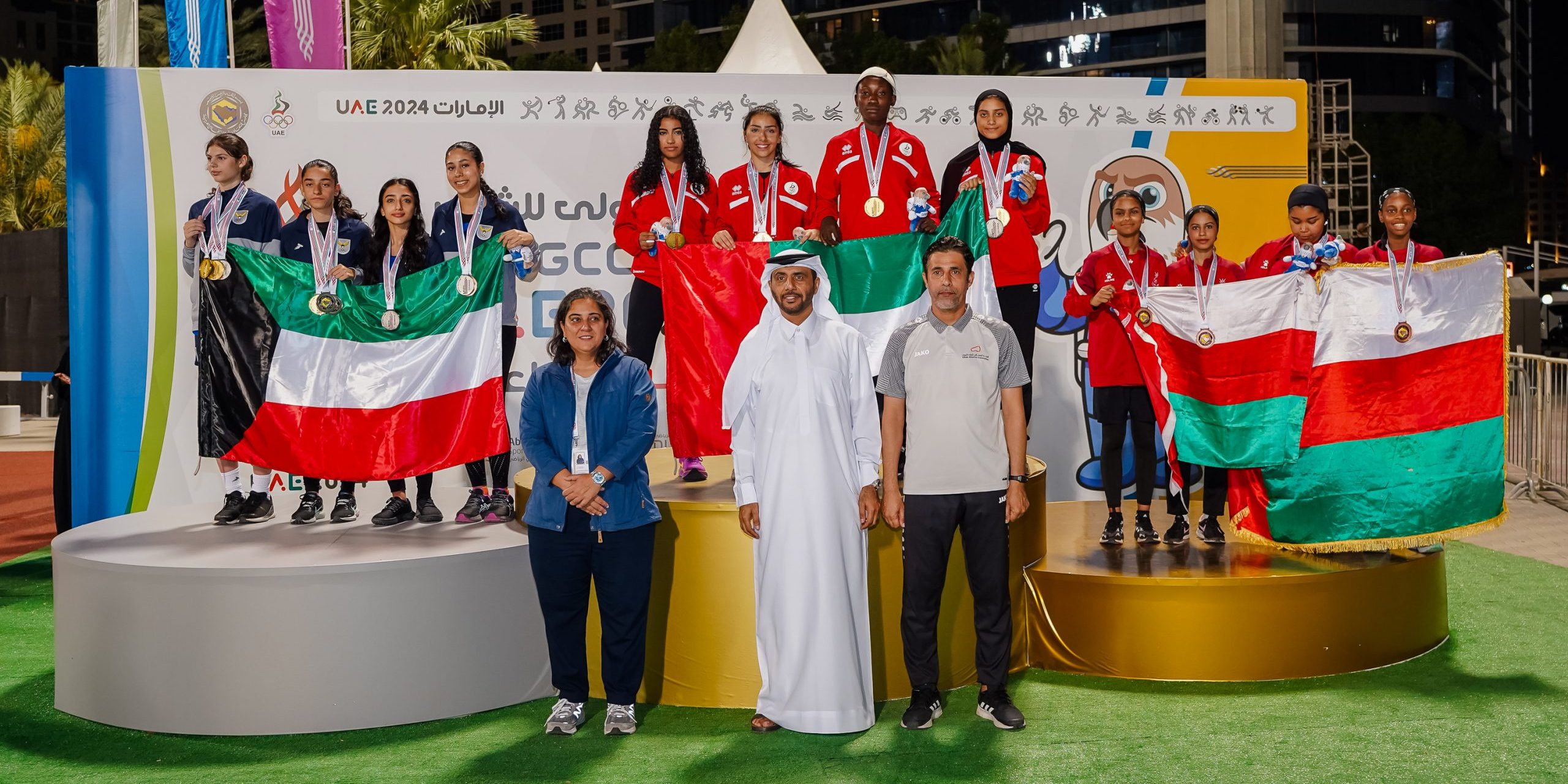 تتويج منتخب التتابع للفتيات