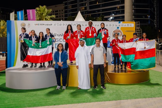 تتويج منتخب التتابع للفتيات