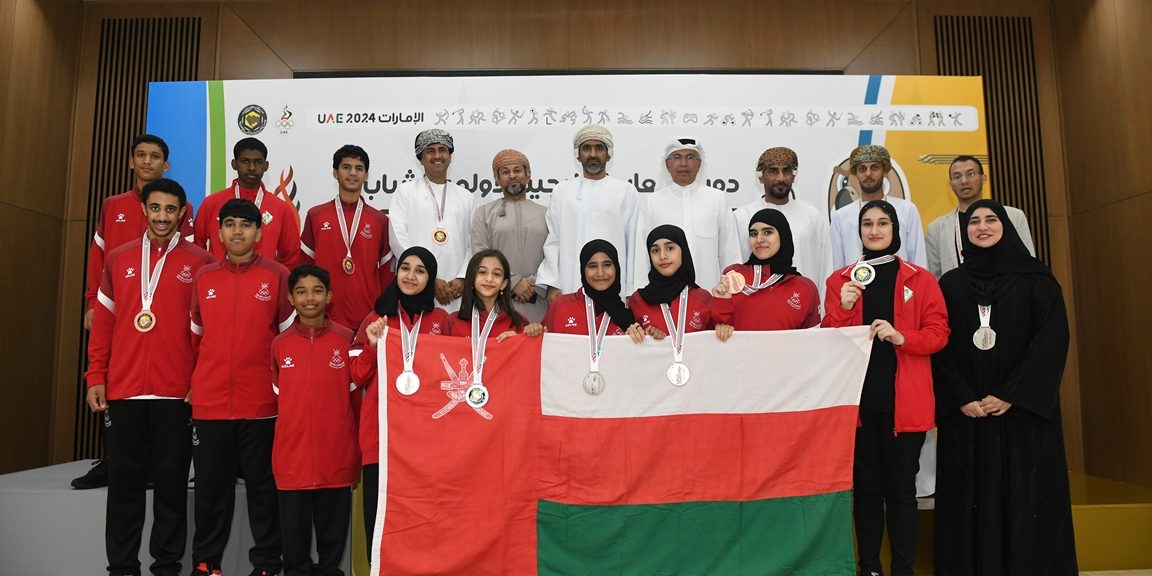 لقطة جماعية للاعبي منتخب الشطرنج بعد التتويج